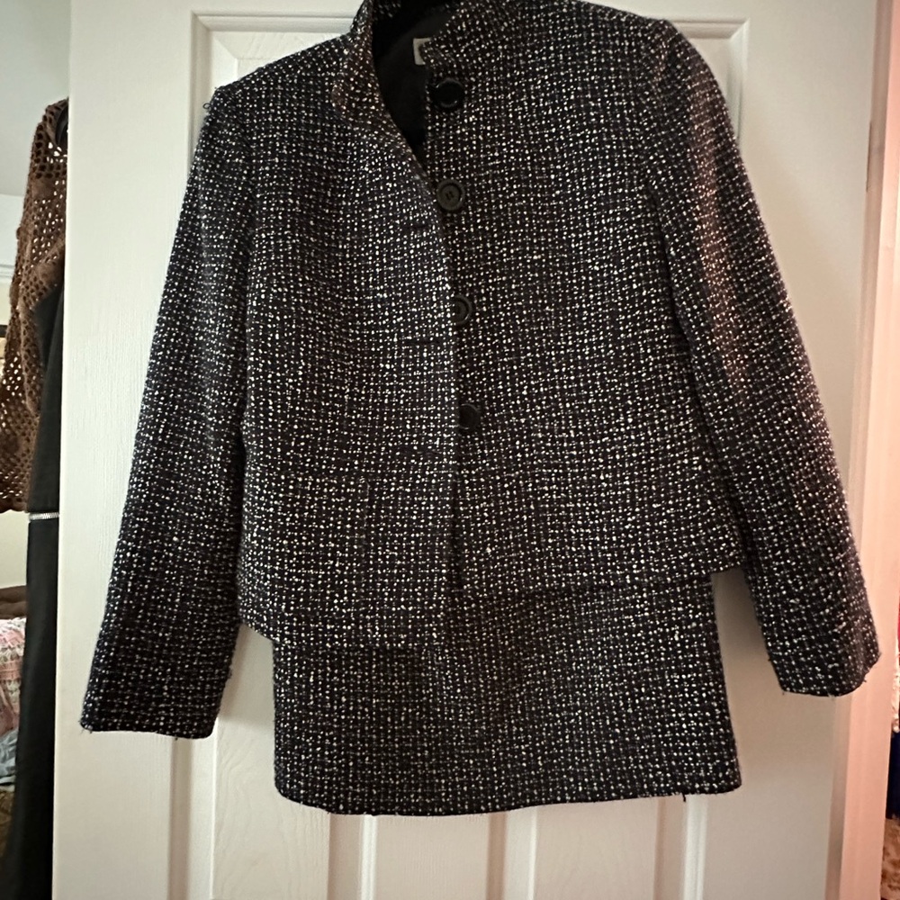 Black Tweed Blazer with Minimalist Design